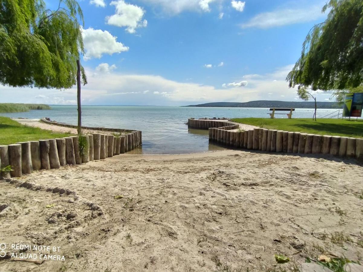 Elizabeth Vendeghaz Balatonfuzfon A Strandnal Exterior foto